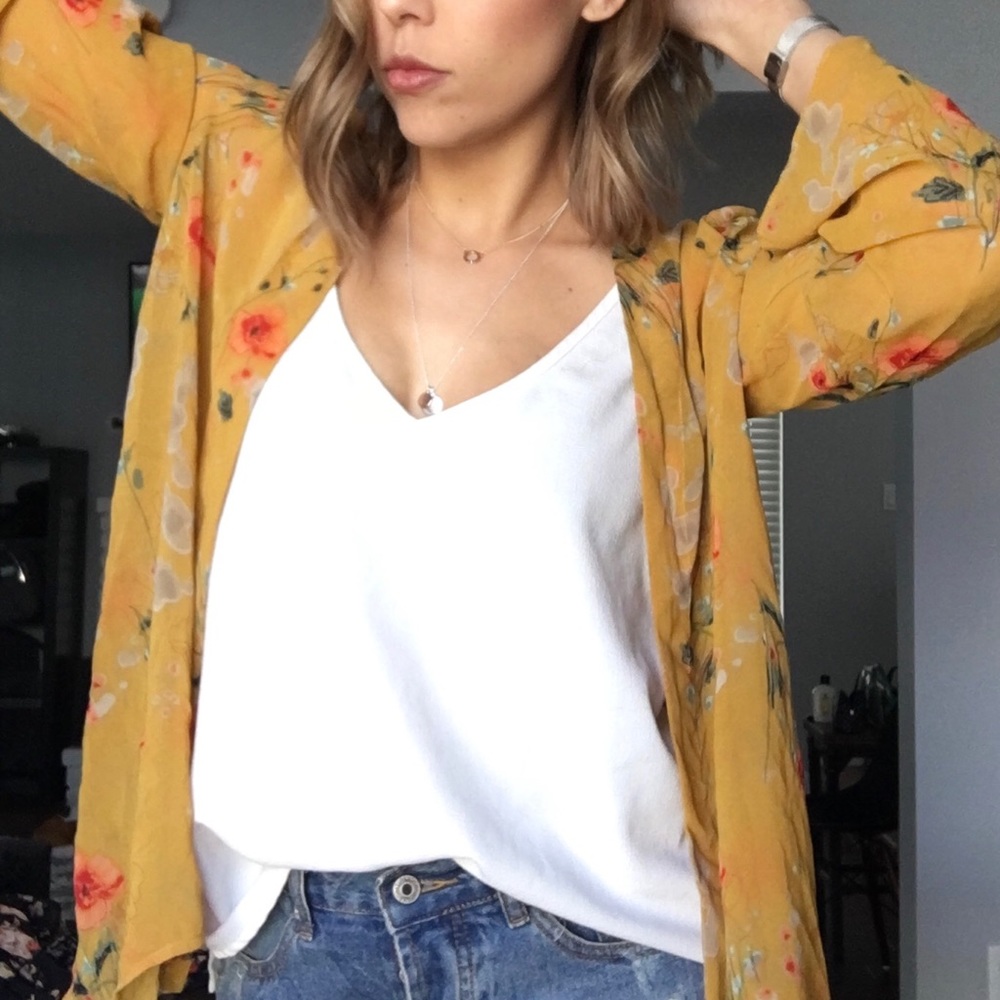 Floral lightweight kimono in marigold. 🌺